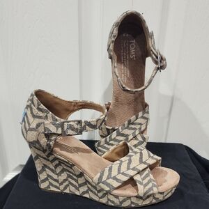 Womens TOMS Patterned Wedge Sandals Size 6.5
